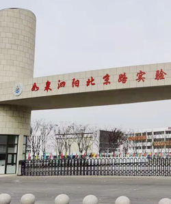 同德附框廠(chǎng)家為泗陽(yáng)如皋實(shí)驗(yàn)學(xué)校項(xiàng)目提供附框型材！